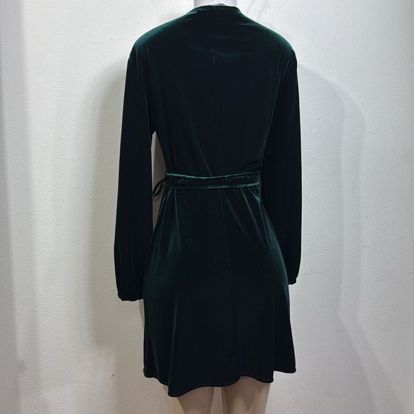 (B1) Zara Long-sleeved mini wrap dress in emerald green‎ velvet, size M - Picture 7 of 11